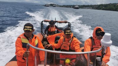 Dua Nelayan Korban Kecelakaan Kapal di Perairan Busel Tunggu Evakuasi Tim Basarnas