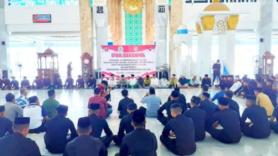 200 Personel Brimob & Pj Wali Kota Kendari Doakan Korban Tragedi Kanjuruhan di Masjid Al Alam