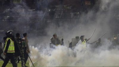 Dampak Gas Air Mata pada Tubuh dan Cara Mengatasinya