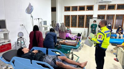 Duo Pengendara Terlibat Laka Lantas di Poasia Kendari, 1 Orang Alami Patah Kaki