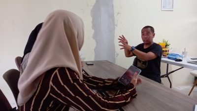 Fotografer Antara Bagi Teknik Memotret ke Mahasiswa Jurnalistik UHO