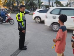 Tetiba Belok Merubah Arah, Pengendara Sepeda Motor Diserempet Mobil Molen