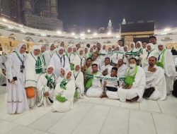 Senyum Sumringah Pemenang Grand Prize Umrah Kalla Toyota Diterbangkan ke Tanah Suci