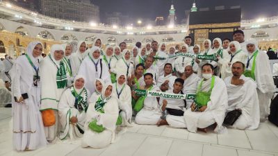 Senyum Sumringah Pemenang Grand Prize Umrah Kalla Toyota Diterbangkan ke Tanah Suci