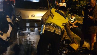Pengendara Sepeda Motor Alami Patah Kaki Usai Tabrak Minibus di Kecamatan Mandonga 