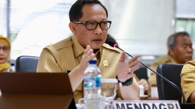 13 Arahan Tito ke Kepala Daerah Jelang Nataru: Larang Petasan, Waspada Teror