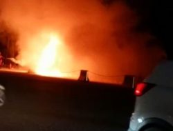 Isi BBM Untuk Dijual Ecer, Satu Unit Motor Thunder Hangus Terbakar di SPBU Tapak Kuda