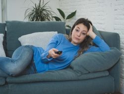 7 Kebiasaan yang Merusak Jantung, Sering Mager sampai Kesepian