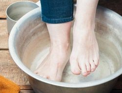 6 Cara Menghilangkan Pegal-pegal di Kaki, Mudah Dilakukan di Rumah