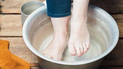 6 Cara Menghilangkan Pegal-pegal di Kaki, Mudah Dilakukan di Rumah