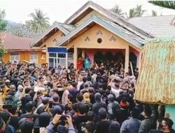 Kantor PT Antam Konut Didemo Ratusan Masyarakat
