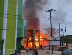 Kios dan Rumah Samping RS Aliyah III Baruga Hangus Dilalap Si Jago Merah