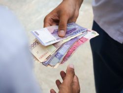 Kena Pungli di Pelabuhan Bisa Lapor KPK Modal Jempol, Begini Caranya!