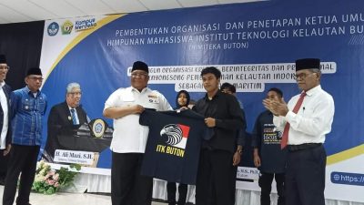 Gubernur Ali Mazi Kukuhkan Organisasi Himpunan Mahasiswa ITK Buton
