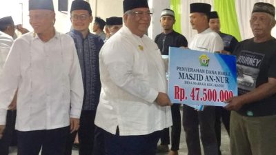 Safari Ramadan Gubernur Ali Mazi di Kolut, Bagikan Dana Hibah ke Masjid-masjid
