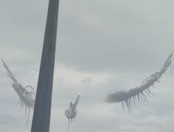 Atraksi Pesawat Tempur ‘Rusia’ Sukhoi dan Terjun Payung Meriahkan HUT Sultra ke-59