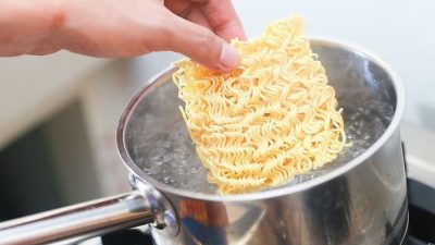 Taiwan Temukan Zat Pemicu Kanker di Mi Instan Indonesia dan Malaysia