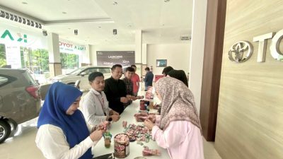 Heboh! Pasutri di Kolaka Beli Toyota Fortuner Pakai Uang Hasil Celengan Kaleng Wafer