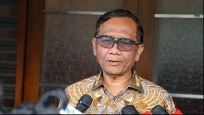 Jokowi Tunjuk Mahfud MD Plt Menkominfo Usai Johnny Plate Tersangka