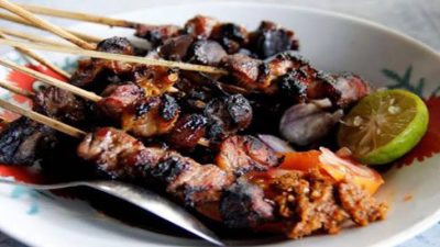 Waspada! Konsumsi Sate dan Daging Bakar Bisa Tingkatkan Risiko Kanker