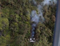 Pesawat SAM Air Jatuh dan Terbakar di Hutan Yalimo Papua