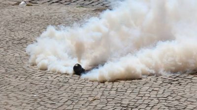 ICW Temukan Potensi Kelebihan Bayar Rp 48 M Pembelian Gas Air Mata oleh Polri