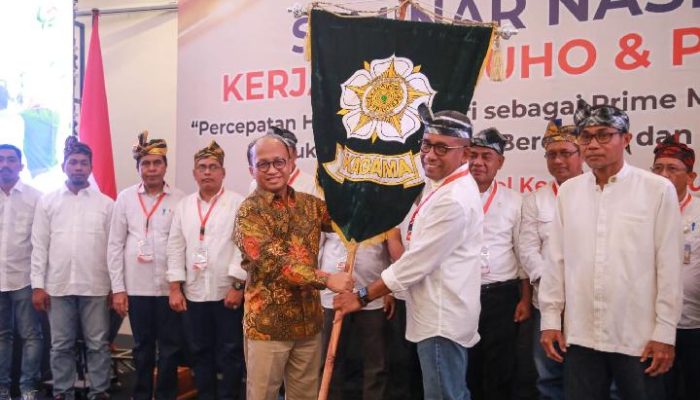 Rektor UHO Prof Zamrun Dilantik Jadi Ketua Harian Kagama Sultra