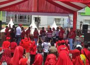 12 Ribuan Peserta Ramaikan Jalan Sehat Merdeka Kota Kendari di Kali Kadia