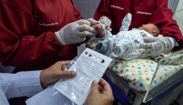 Ramai soal Skrining Hipotiroid Kongenital Wajib untuk Bayi, Seberapa Pentingkah?