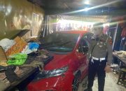 Pengemudi Diduga Mabuk Tabrak Dua Warung Makan di Kendari Barat 