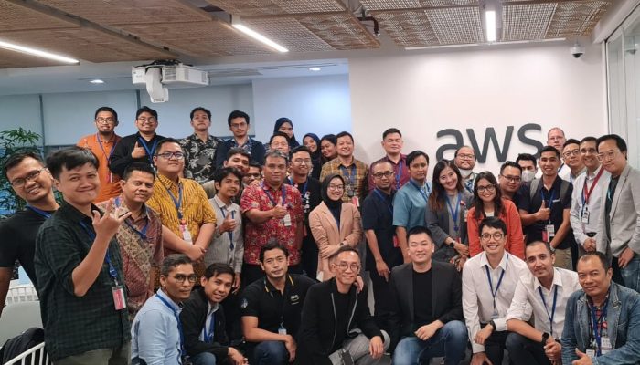Indosat Ooredoo Hutchison, XL Axiata, Axiata Digital Labs, dan AWS Kenalkan SinergiAPI Portal di Indonesia