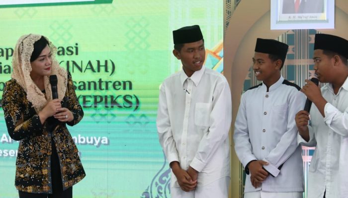 OJK Sultra Kenalkan Program SAKINAH dan EPIK ke Santri Pondok Pesantren di Lambuya