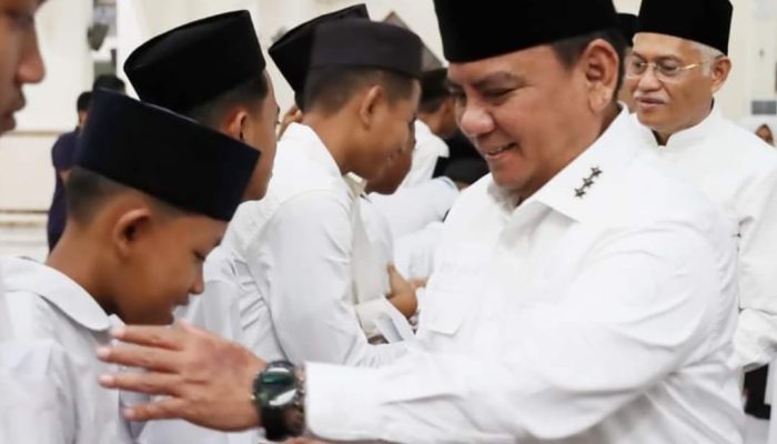 Pj Gubernur Andap Beri Santunan Anak Yatim di Momen Pergantian Malam Tahun Baru 2024
