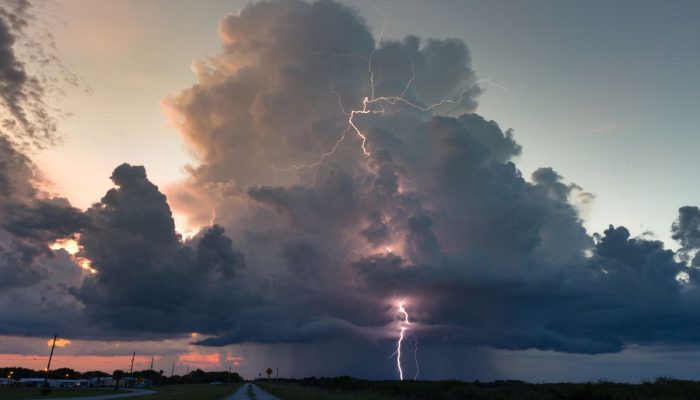 Siaga! BMKG Ingatkan Hujan Kilat-Angin Kencang, Awas Awan Cumulonimbus