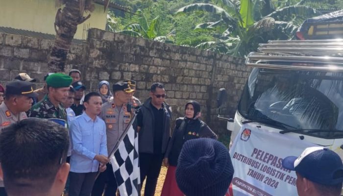 Ribuan Kotak Suara Mendarat di Sejumlah TPS di Busel, Empat Kecamatan Ditempuh Via Kapal Laut