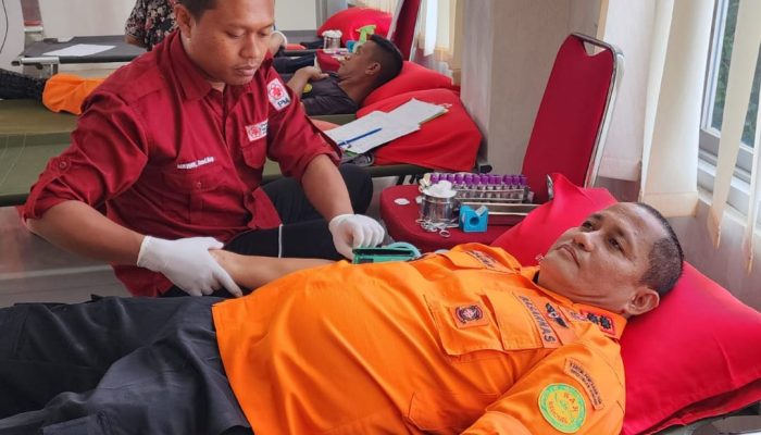 Kantor Pencarian dan Pertolongan (KPP) Kendari Gelar Donor Darah Peringati HUT Basarnas ke 52