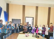 ASN Dinas Koperasi dan UMKM Sultra Kompak Aktivasi KTP Digital, Ajak Pelaku Usaha Ikut Migrasi IKD