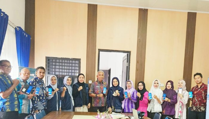 ASN Dinas Koperasi dan UMKM Sultra Kompak Aktivasi KTP Digital, Ajak Pelaku Usaha Ikut Migrasi IKD