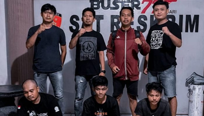 Tiga Pemuda di Kendari Diringkus Polisi Usai Gasak Alat Elektronik dan Sejumlah Uang di Kios Warga 