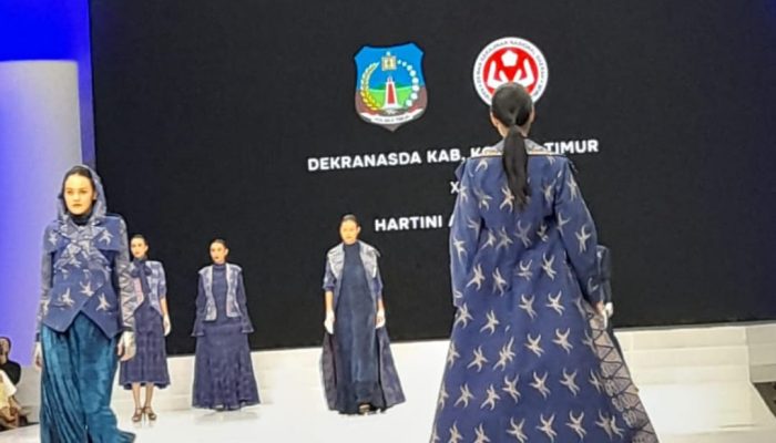 Kain Tenun Khas Koltim “Motif Sorume” Kembali Eksis di Panggung Indonesia Fashion Week 2024