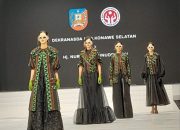 Kain Motif ‘Sagu’ Khas Konsel Tampil di Ajang IFW, Pj Gubernur Andap Sebut Tenun Sultra ‘Amazing’