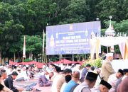 Suasana Salat Idulfitri Polda Sultra di Lapangan Apel Presisi