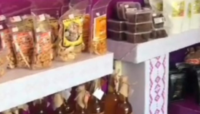 Pemkab Butur Pamerkan Sejumlah Hasil UMKM di Acara Pekan Produk Unggulan Sultra