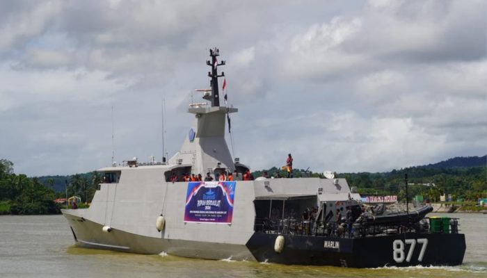 Kapal Perang KRI Marlin 877 Kawal Rp20 Miliar Uang Layak Edar BI, Sisir Pulau-Pulau di Wakatobi