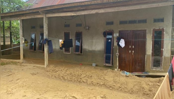 Kawasan RW 06 Kelurahan Wuawua Jadi Langganan Banjir Lumpur Pasca Marak Penggusuran Gunung Pihak Developer