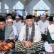 Sekda Sultra Asrun Lio mewakili Pj Gubernur Sultra mengikuti penyelenggara salat Iduladha di Masjid Al Kautsar Kendari.