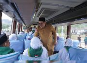 Abd Azis Lepas Keberangkatan 165 Jemaah Calon Haji Koltim Menuju Baitullah