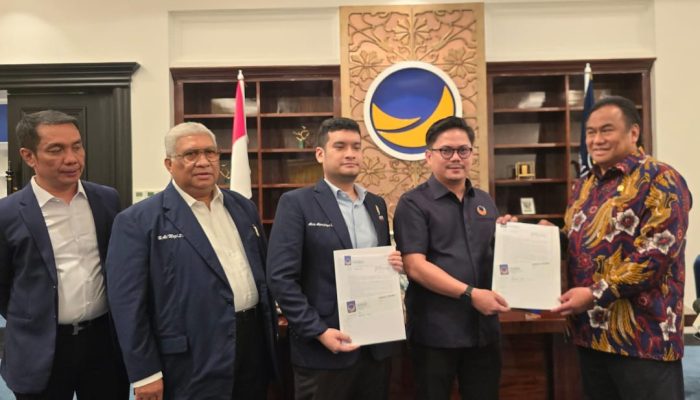 Didampingi Ali Mazi, Abdul Azis Terima Rekomendasi DPP Partai NasDem Maju di Pilbup Koltim