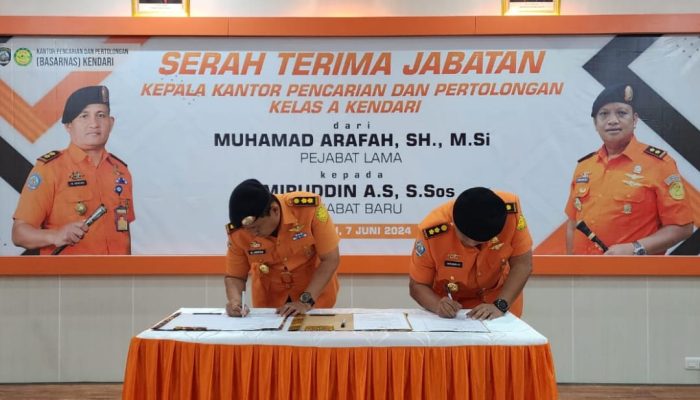 Kepala Basarnas Kendari Berganti, Muhammad Arafah Serahkan Jabatan ke Mantan Kepala KPP Sorong Amirudin AS 