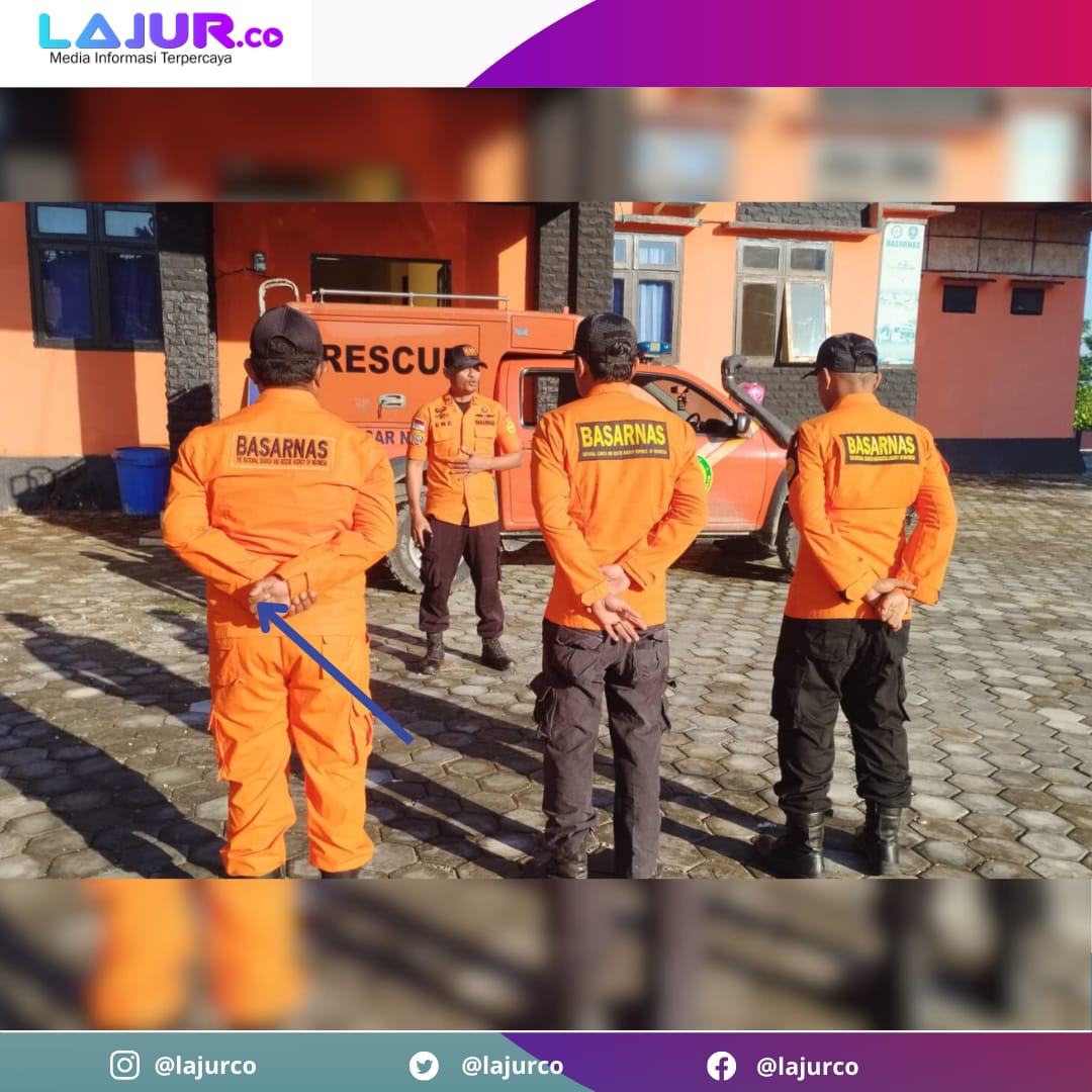Tim Rescue Pos SAR Baubau bersiap melakukan pencarian remaja hilang di Kecamatan Kulisusu Utara, Buton Utara, Selasa (11/6/2024).